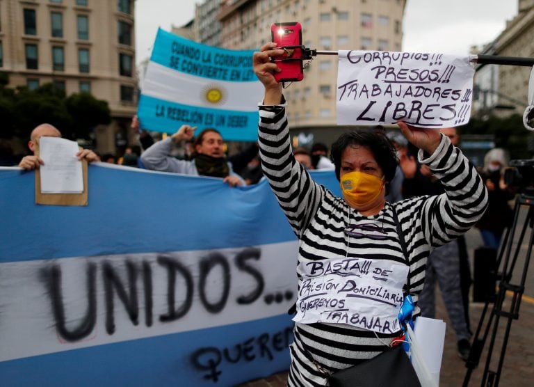 Cientos de personas se manifestaron en contra de la cuarentena el sábado en distintos puntos del país (Foto: REUTERS/Agustin Marcarian)