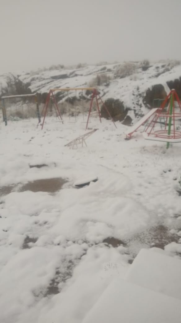 La escuela Ceferino Namuncurá en las Altas Cumbres de Córdoba tras la nevada de este miércoles 22 de mayo. (Noelia Britos, docente)