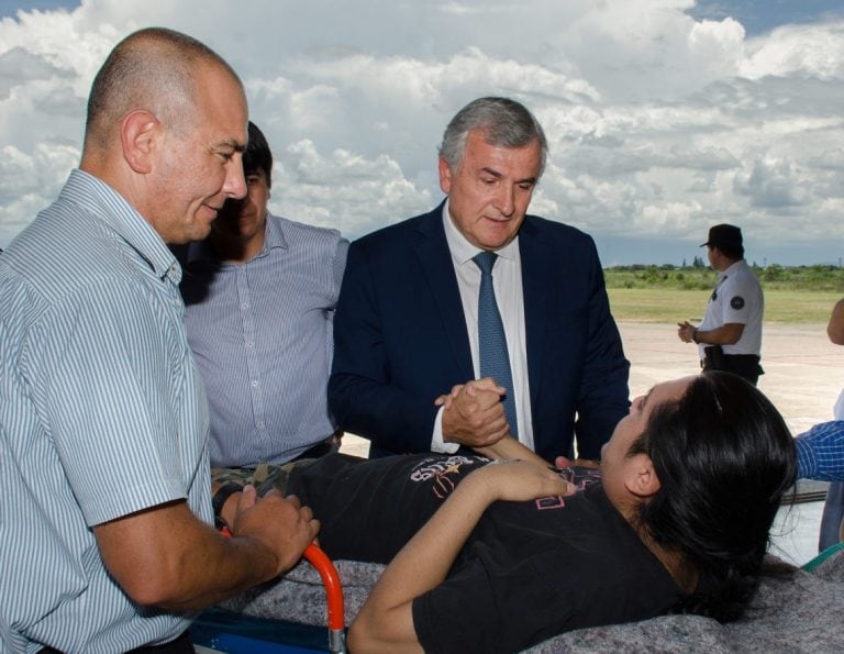 “Muchas gracias Gobernador, estoy muy agradecido”, dijo Vilca con evidente emoción al tomar la mano de Morales, que fue hasta e aeropuerto para recibir personalmente al músico accidentado en Bolivia.