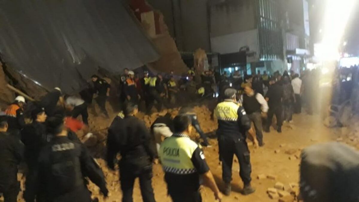 Se derrumbó el emblemático ex cine Parravicini: hay al menos tres muertos y varios heridos