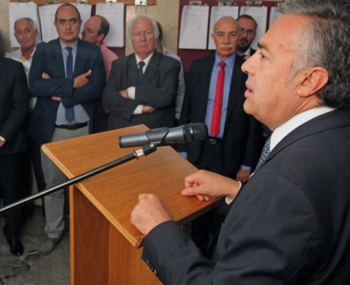 La Corte mendocina le da la razón a Cornejo por el Ítem aula