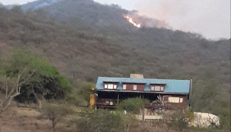 Incendio en La Calderilla (El Tribuno)