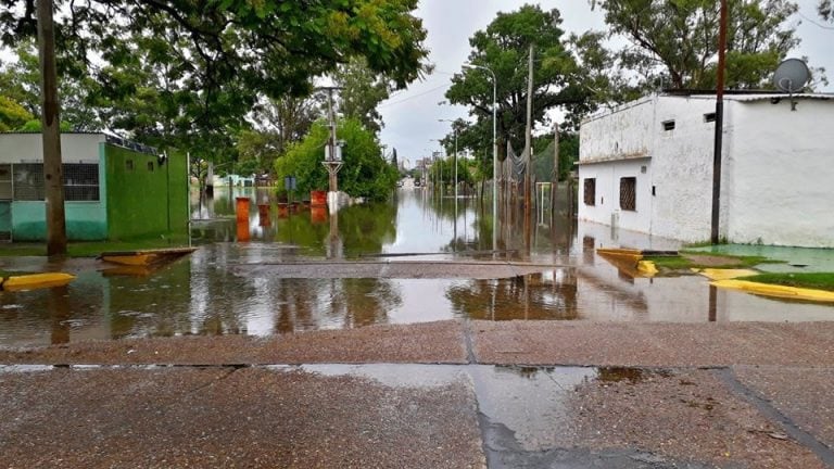 El agua no da tregua en Concordia.