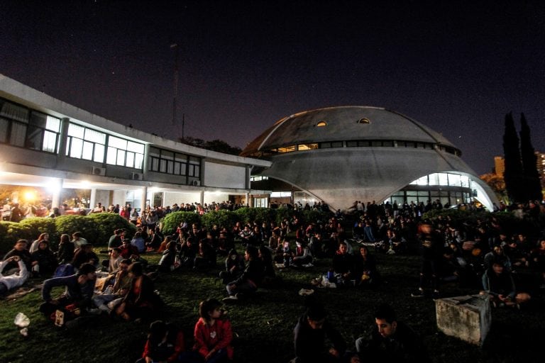 El eclipse total de luna podrá verse este domingo en Rosario