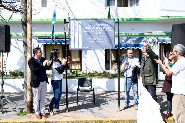 Acto frente a la Comisaria de la Villa Días Velez