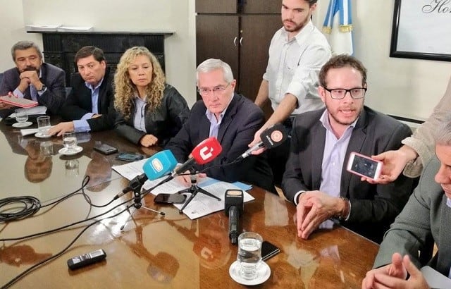 Ilardo, junto a los legisladores que "dejaron" el PJ, también remarcó que, "Omar Félix no explica por qué se niega a abrir una discusión política, porque no tiene una sola idea para aportar para mejorar la justicia".