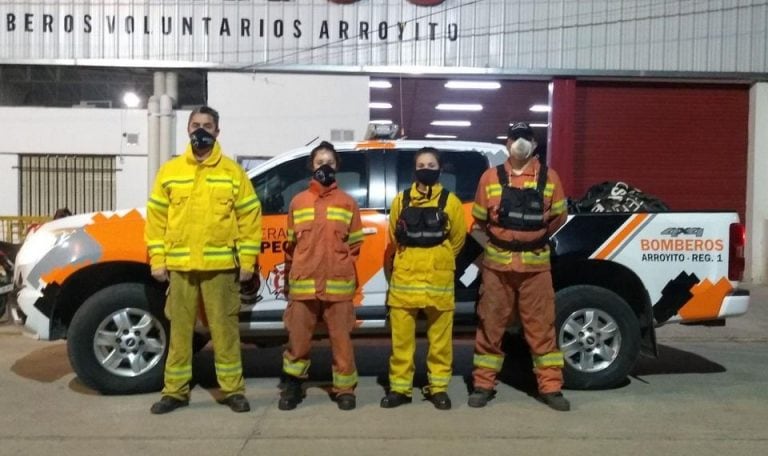 Bomberos de Arroyito parten hacia las sierras cordobesas