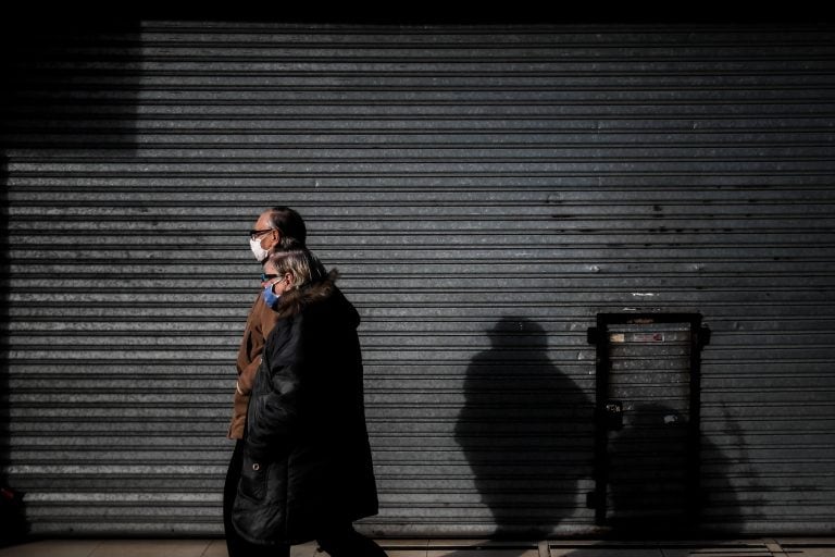 En dos meses de cuarentena, cerraron 18.546 empresas y 284.821 perdieron su empleo. (Juan Ignacio Roncoroni/EFE)