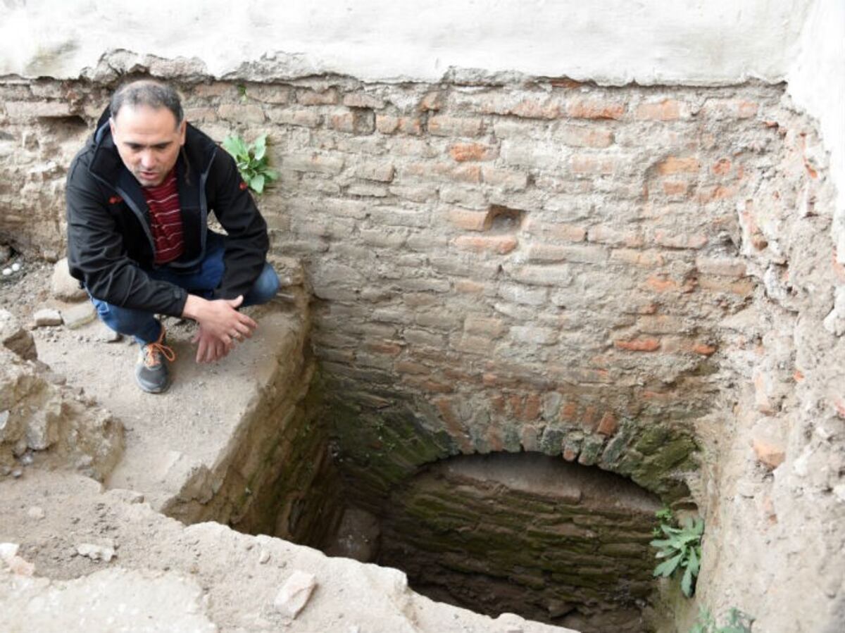 Encontraron restos arqueológicos del siglo XVII mientras excavaban para construir un edificio