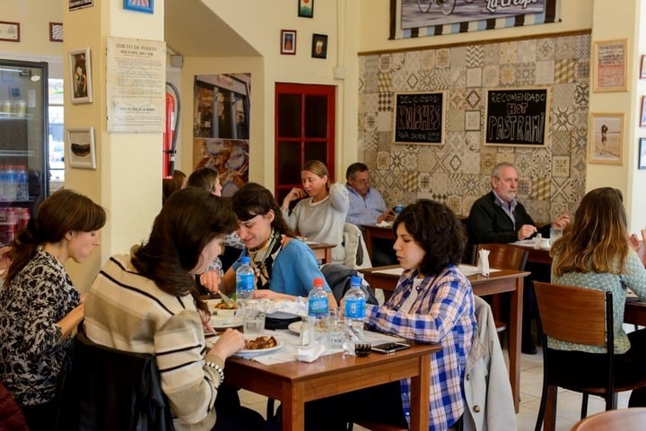 La Crespo, una opción gastronómica dedicada a la cocina judía que es un clásico en Villa Crespo (Gentileza Clarín)