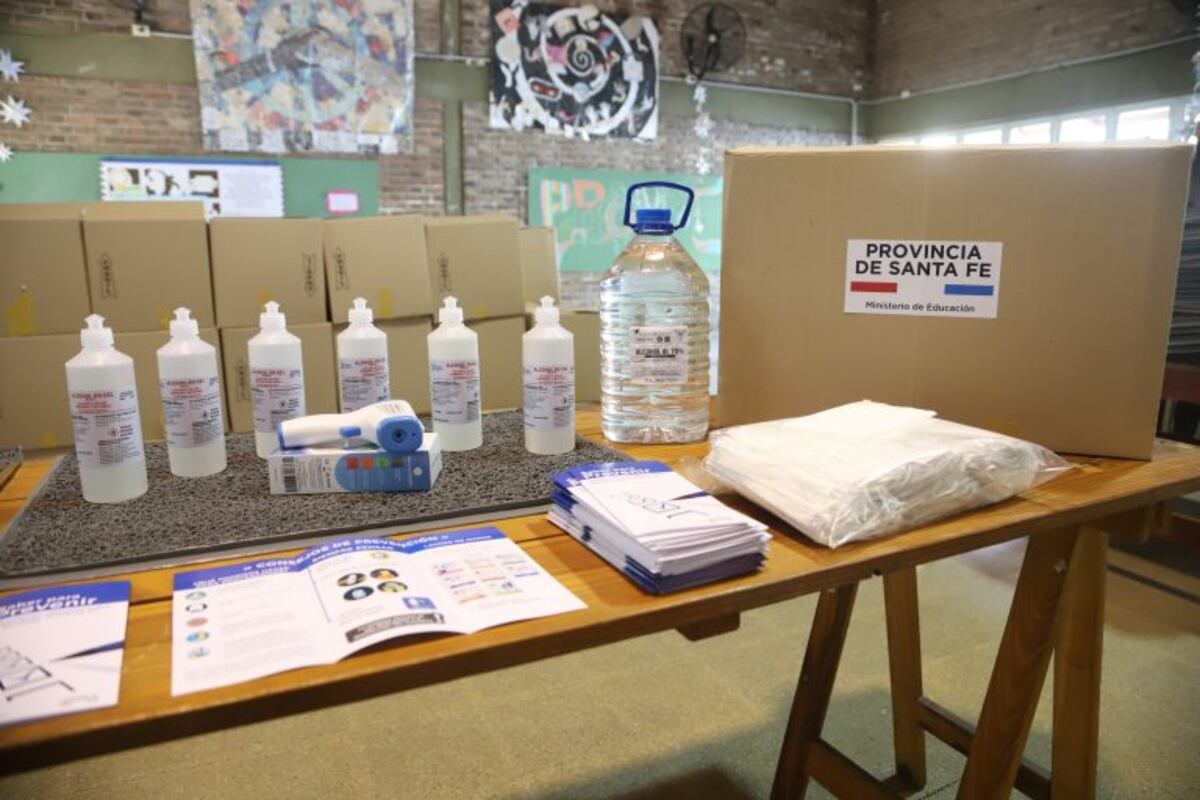Vuelta a clases: la Provincia prepara reparto de elementos sanitarios para escuelas