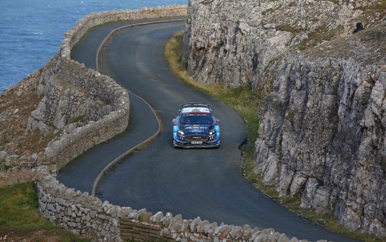 Elfyn Evans, navegado por Scott Martin, en el Ford Fiesta del M-Sport World Rally Team.