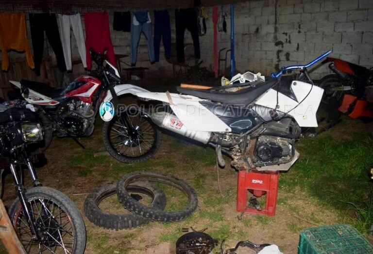 Cayó una banda que robaba motos en Capital y las adulteraba en Fray Mamerto Esquiú