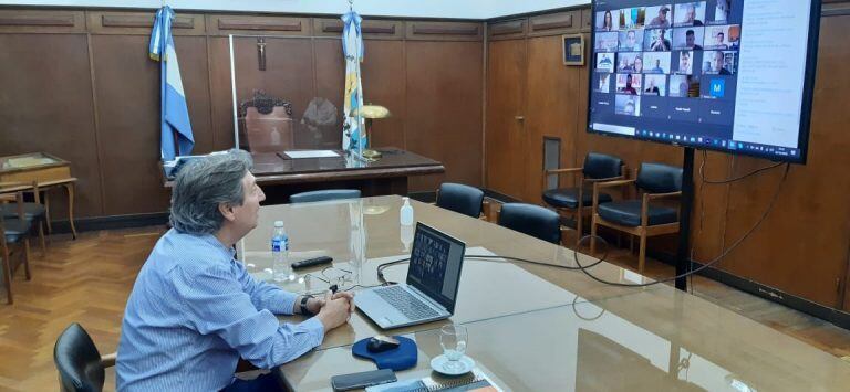 Emir Félix participó de la charla sobre el sistema Previaje.