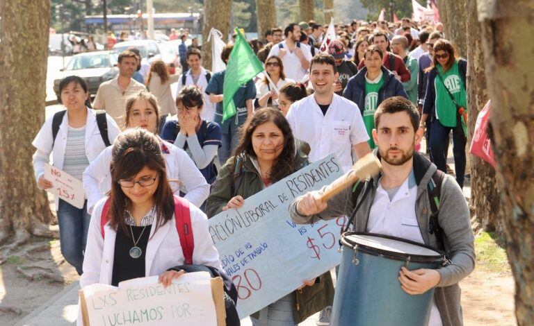 Judiciales, profesionales de la Salud y empleados estatales realizan un paro de 48 horas.