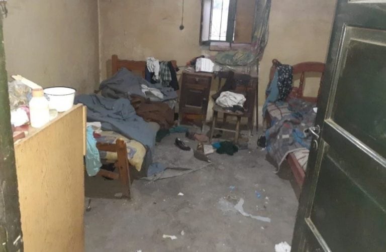 Así vivían las ancianas en una vivienda solitaria del departamento Rivadavia.