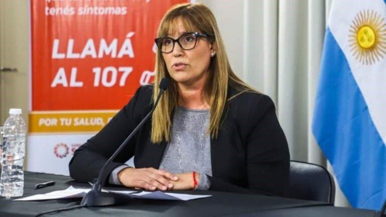 La ministra Alejandra Venerando dio una conferencia de prensa.