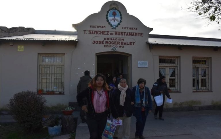 La ciudadanía jujeña concurrió fluidamente a votar en la mañana de este domingo. (Foto Iván Juárez)