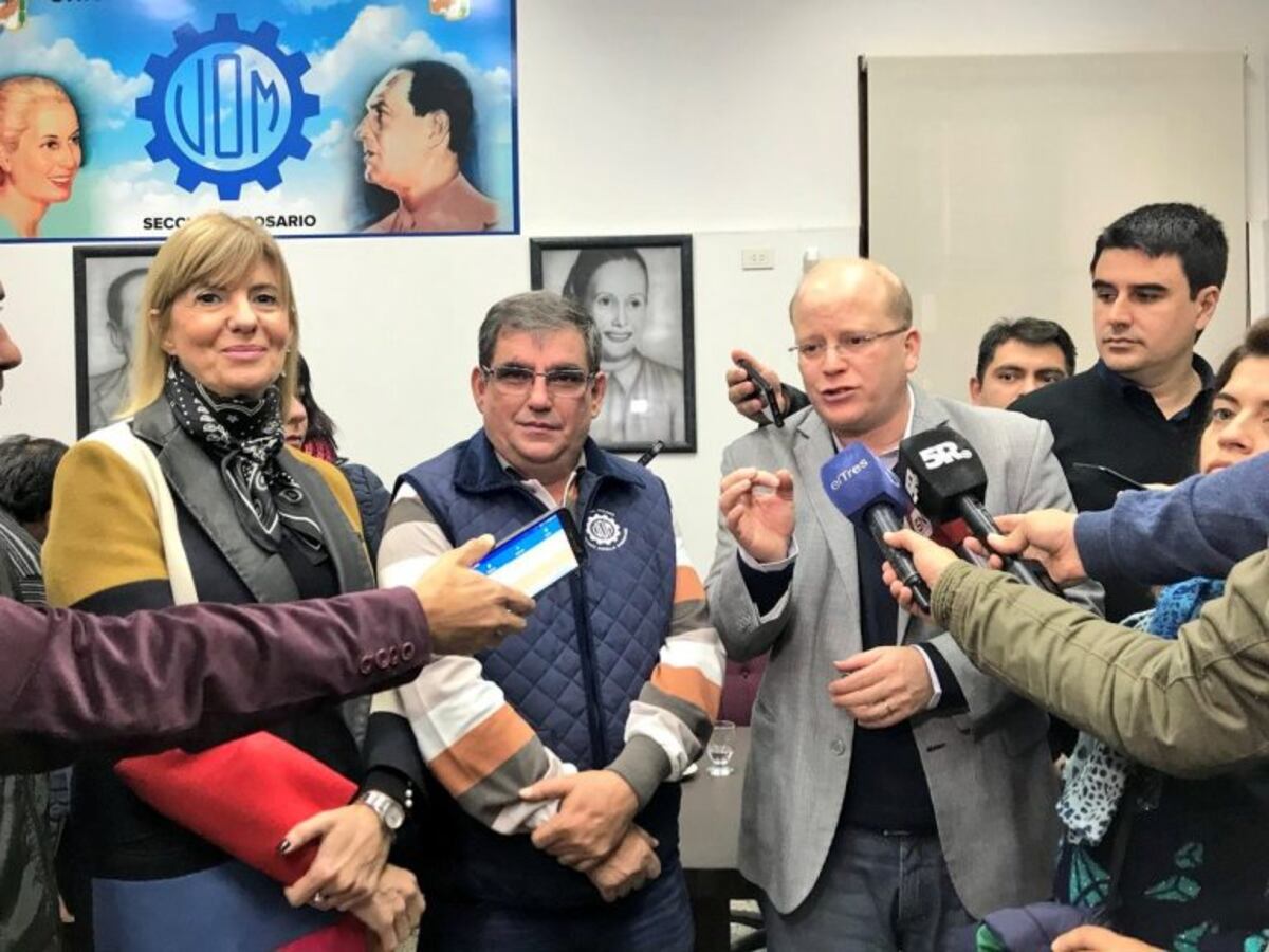 Los socialistas se volcaron a las redes para cambiar el voto de Contigiani sobre el aborto