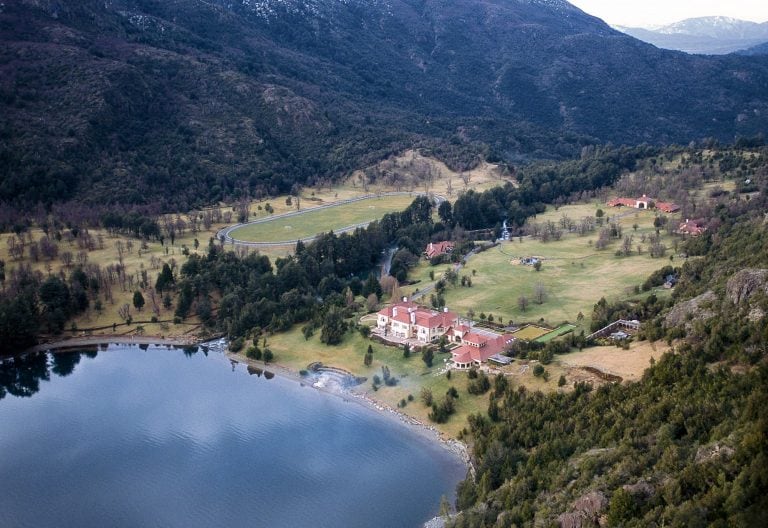 Lago Escondido, Río Negro (web).