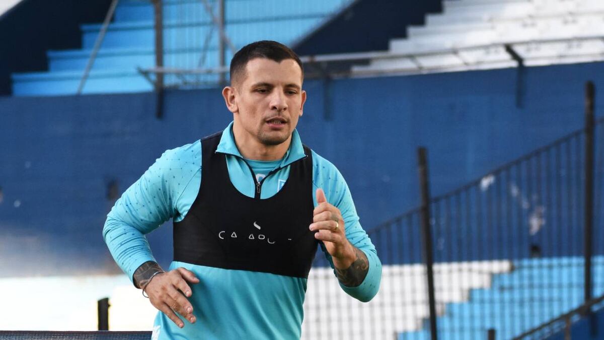 Emiliano Vecchio pide pista en Racing tras la renuncia de Fernando Gago: “Estoy listo”