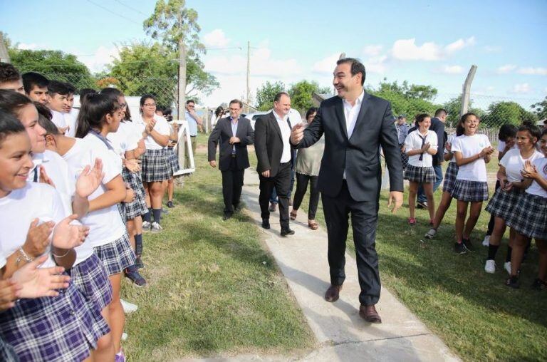 Valdés recorrió distintas localidades del interior de Corrientes. (Foto: @gustavovaldesok)