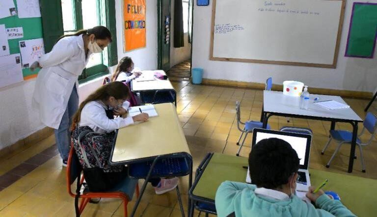 Piden una vuelta a clases de forma no obligatoria y alternada