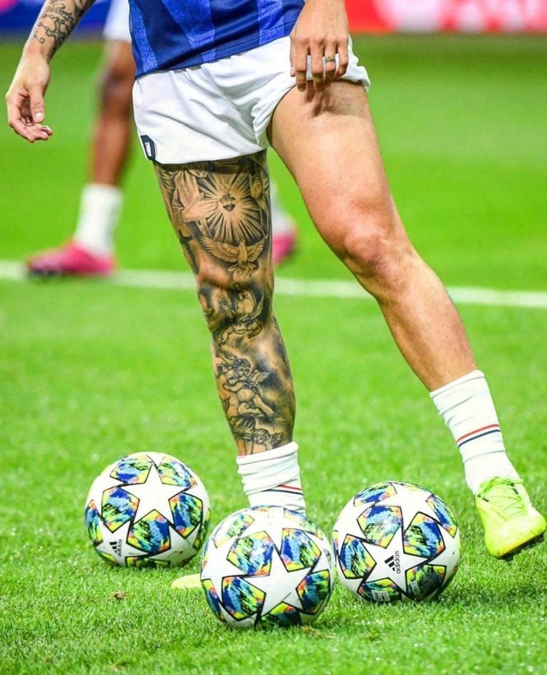 Mauro Icardi mostró dos enormes tatuajes que se hizo en honor a sus hijas y Wanda Nara le hizo un comentario picante (Foto: Instagram/ @mauroicardi)