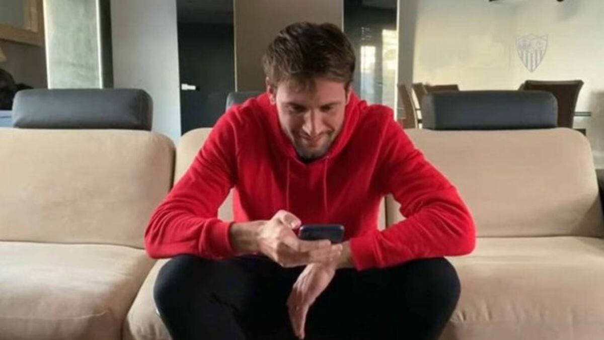 El gesto de Franco Vázquez: llamó a un hospitalizado por Coronavirus