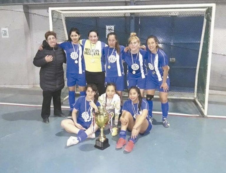 Las chicas de la UOM campeonas en Chile