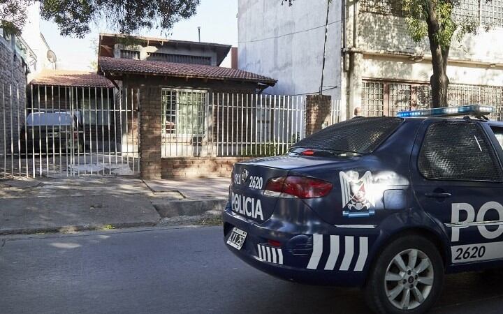 La mujer fue hallada por su hijo el domingo a las 3.30 cuando llegó a su casa de calle Montecaseros 1886. El hombre estaba con su pareja e hijo cuando descubrió a Meryan Abraham.