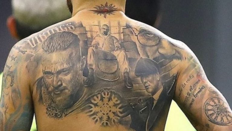 Nicolás Otamendi se tatuó a los personajes de sus series favoritas