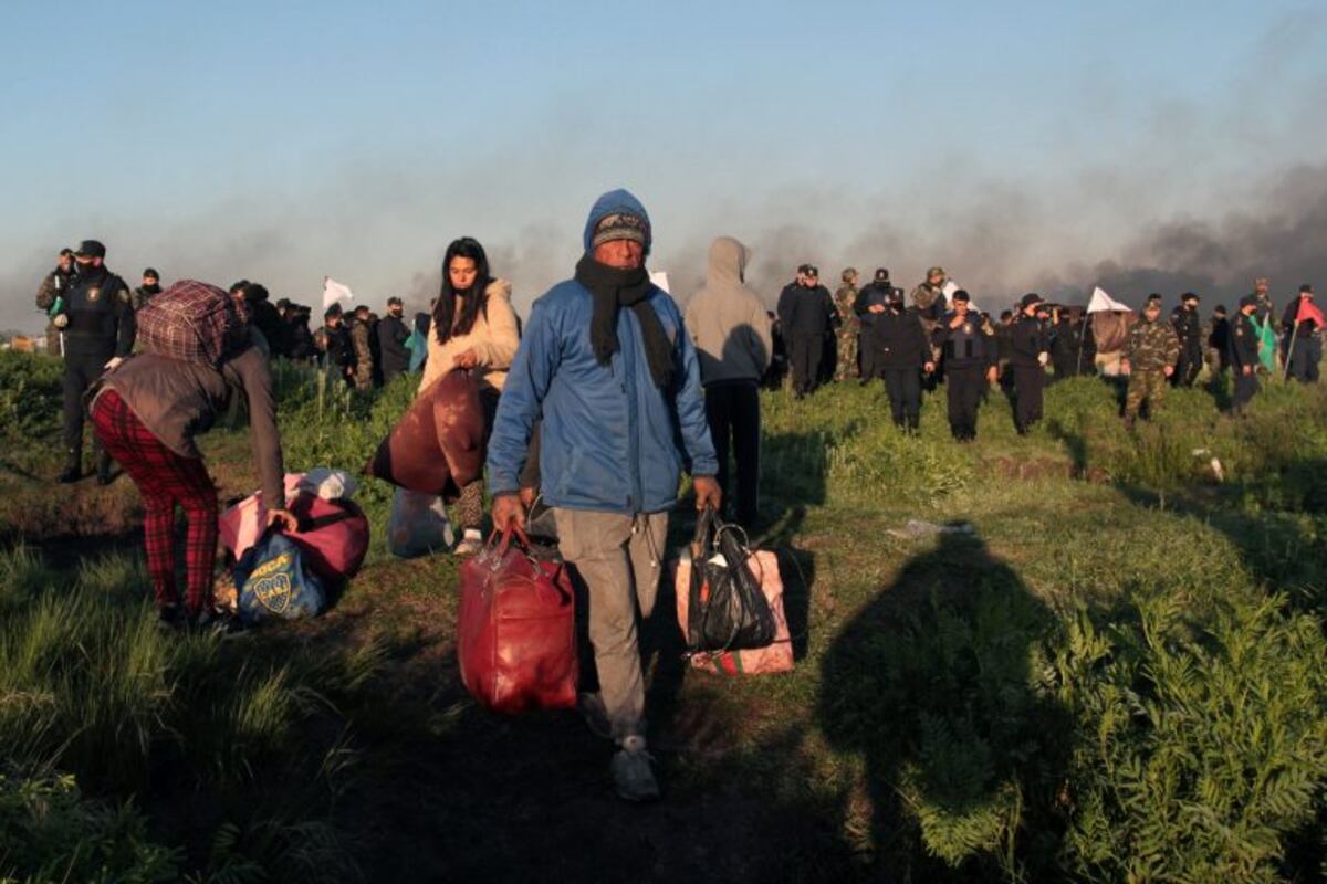 "Ahora vamos a ir a buscar otro terreno para seguir usurpando", dijo una de las ocupantes de Guernica