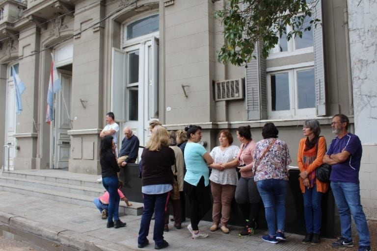 Marcha de vecinos frente a tribunales
Crédito: R2820