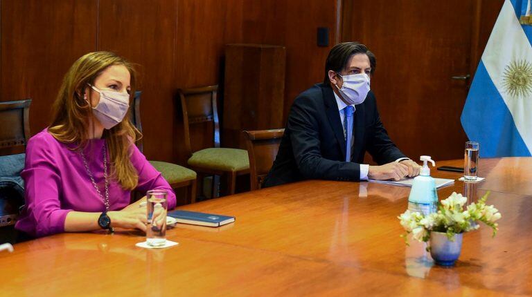 Nicolás Trotta y Soledad Acuña en la reunión que mantuvieron por el regreso de las clases. (Foto: NA)