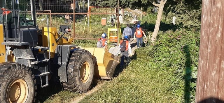 La eliminación de material que que estando a la intemperie puede acumular agua, es central en la lucha contra el mosquito transmisor del dengue.