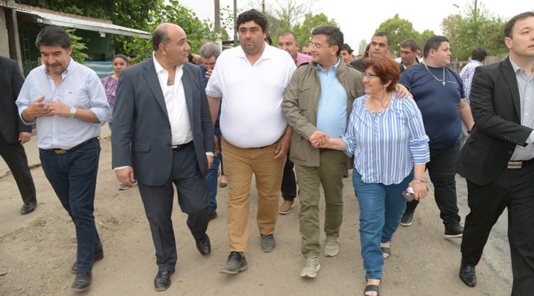 Inauguración de luminarias en García Fernández.