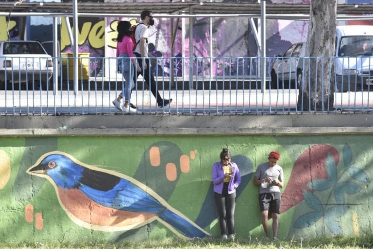 En la costanera del Suquía, otro punto de encuentro para el anticipo de la primavera y la estación del amor.