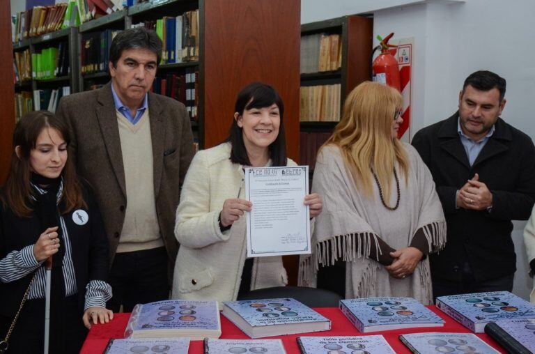 Un aporte extraordinario para la biblioteca legislativa, publicado en braille.