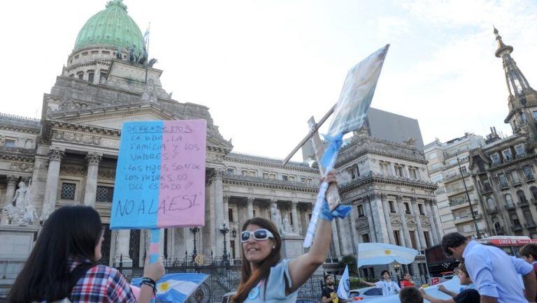 Marcha provida frente al Congreso (Web)