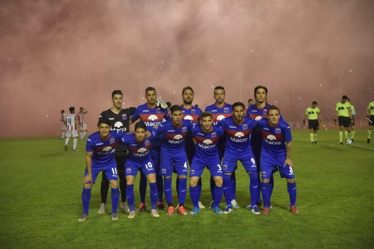 Así recibieron los hinchas Instituto.