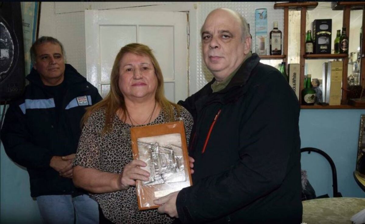 El programa Rescate 1900 reconoció al bar "Los Petroleros"