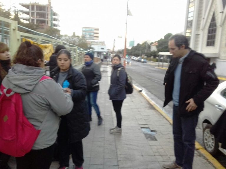 Desde el gremio de la educación recibieron el apoyo de los padres.