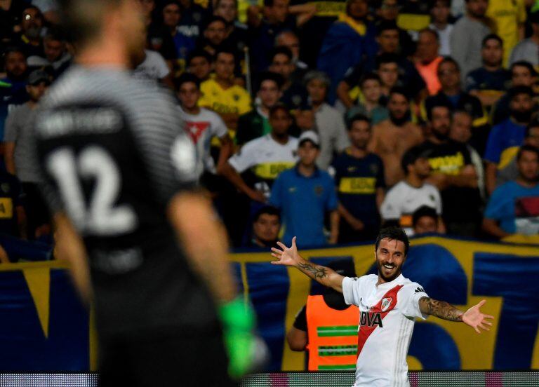 Ignacio Scocco festeja su gol. Foto: AFP.