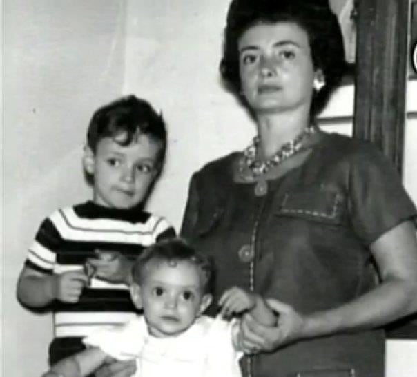 Gustavo Cerati junto a su mamá y a su hermana (Foto: Archivo)