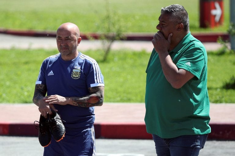 Jorge Sampaoli junto a Chiqui Tapia