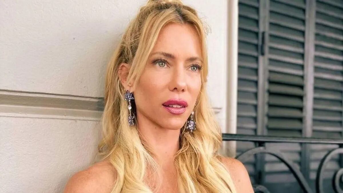 Nicole Neumann lució la prenda must del verano y encendió pasiones
