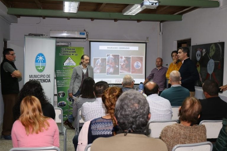 Capitanich encabezó el acto donde se entregaron los subsidios. (Prensa Municipalidad)