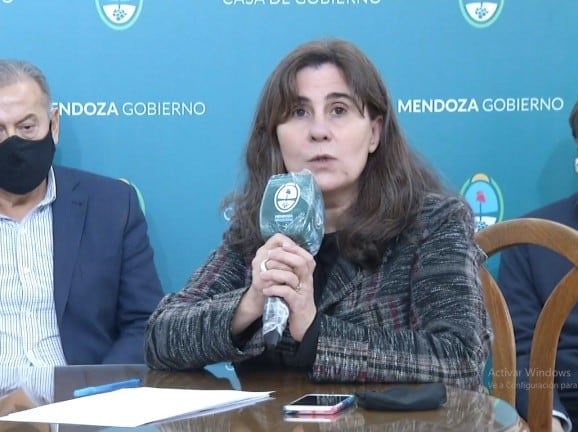 Ana María Nadal, Ministra de Salud de Mendoza.