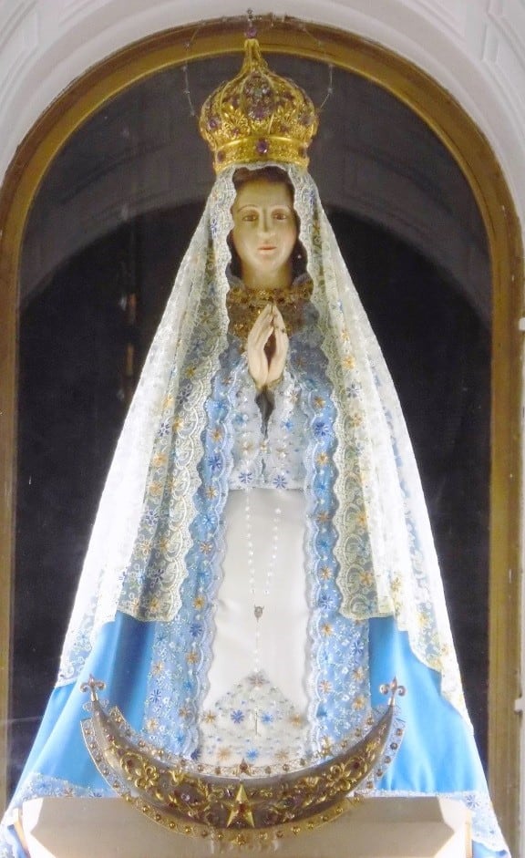 La Virgen de Itatí luce nuevo vestuario